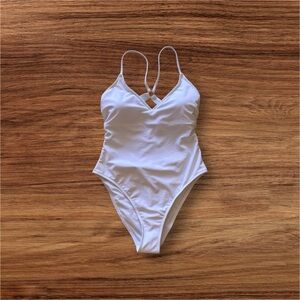 🔻NWT shade and shore white one piece swimsuit size 8/10 high leg cheeky